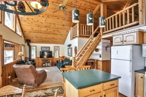 Carefree Creek Cottage - Hiller Vacation Homes
