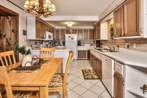 East Bay Hideaway-hiller Vacation Homes