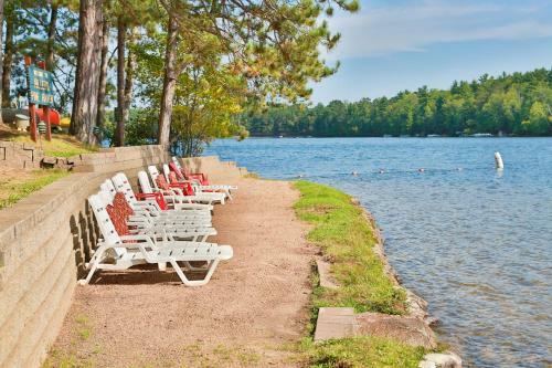 Cottage 6 - Hiller's Pine Haven