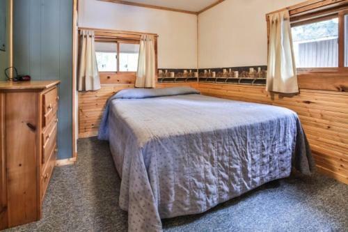 Cottage 6 - Hiller's Pine Haven