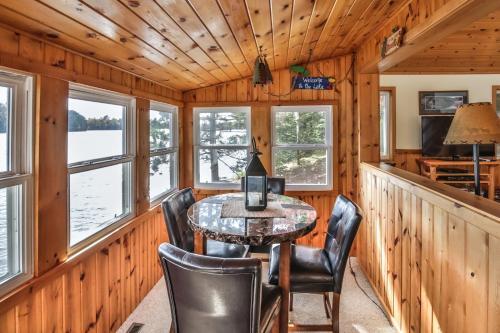 Carefree Creek Cottage Cottage