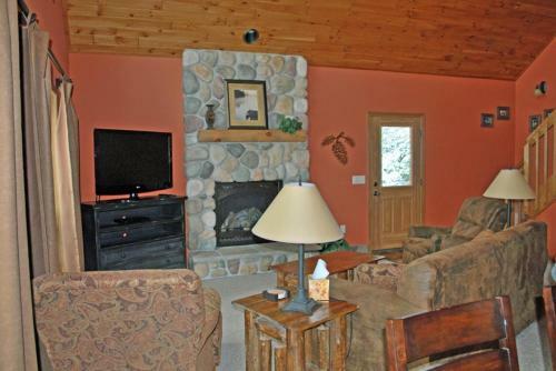 Pine Haven - Elbert's - Hiller Vacation Homes