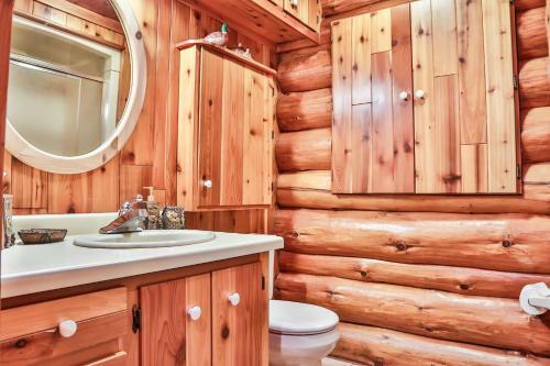 Bear Cave & Cubs Den - Hiller Vacation Homes