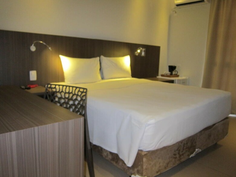 B Hotel