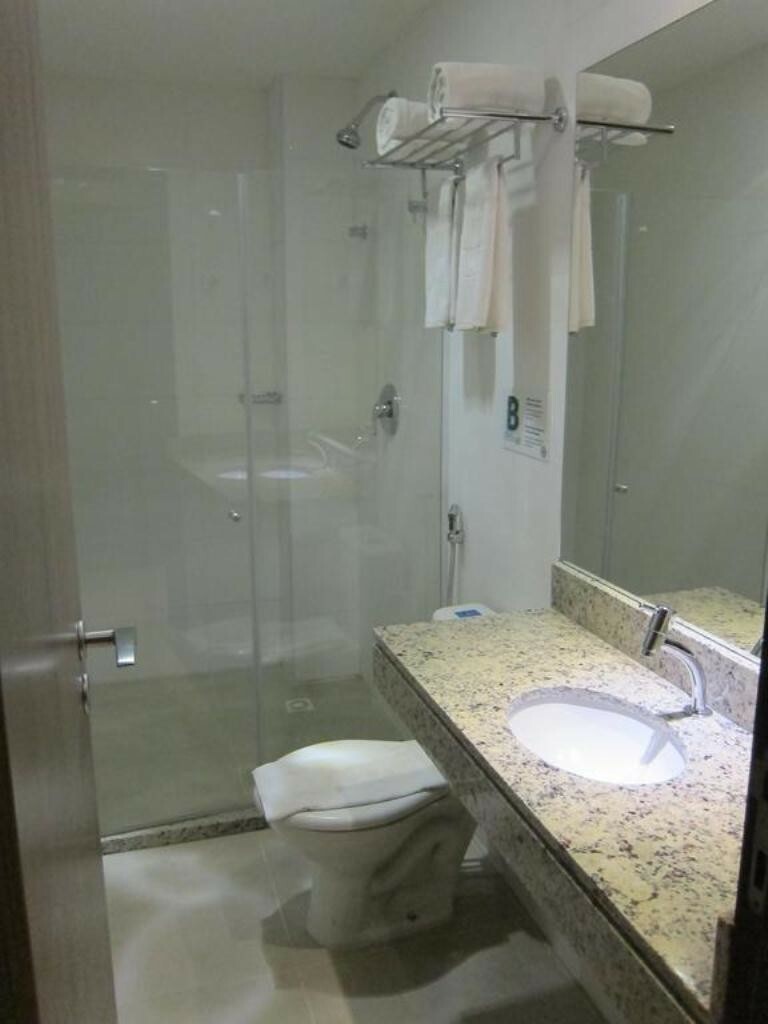 B Hotel