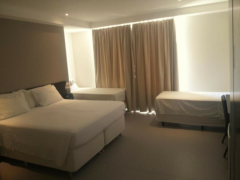 B Hotel