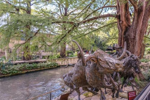 Apartamento Best Location Near Riverwalk! 1br Apt W/ Parking