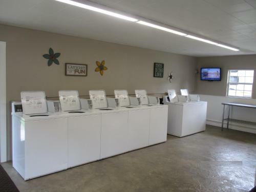 Travelers World Rv Resort