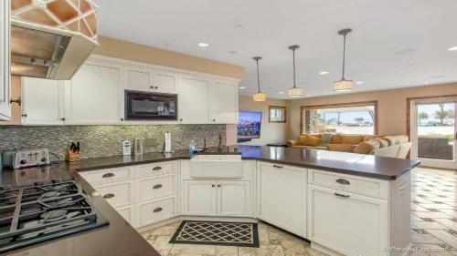 2636 Ocean Front Walk Home