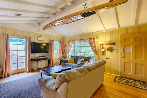 #363 - Poolside Paradise Three-bedroom Holiday Home