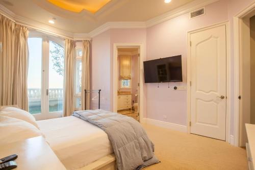 Sunset Villa II