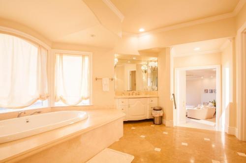 Sunset Villa II