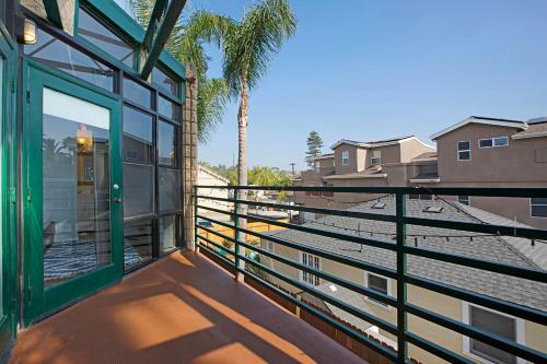 Three-bedroom, Ocean Townhouse