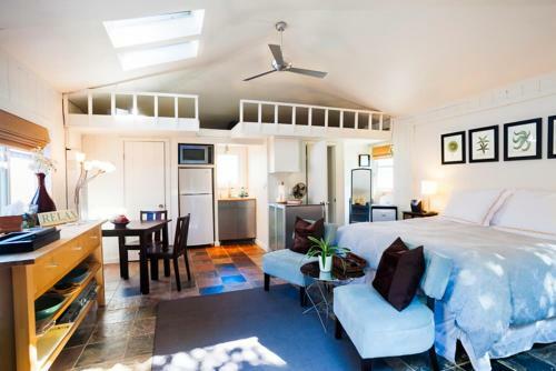 #615 - Secluded Windansea Beach Rental Cottage Studio Cottage