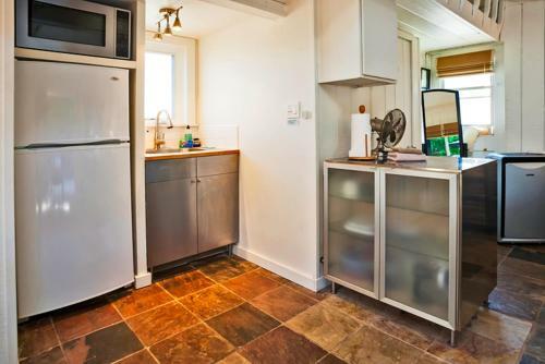 #615 - Secluded Windansea Beach Rental Cottage Studio Cottage