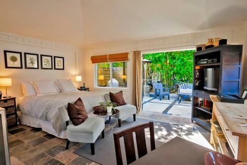 #615 - Secluded Windansea Beach Rental Cottage Studio Cottage
