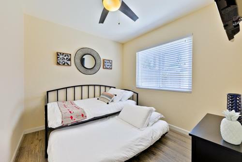 #551- Windansea Getaway Four-bedroom Holiday Home