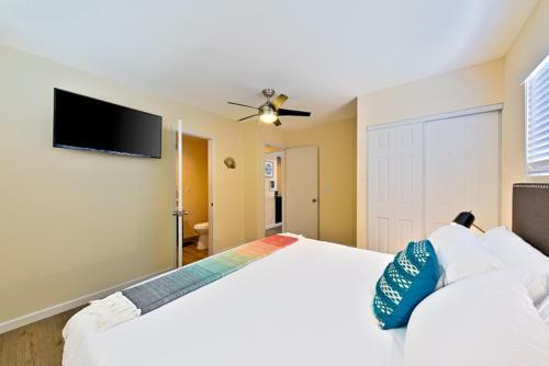 #551- Windansea Getaway Four-bedroom Holiday Home