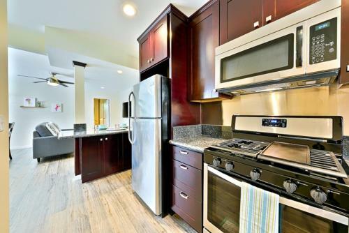 #551- Windansea Getaway Four-bedroom Holiday Home