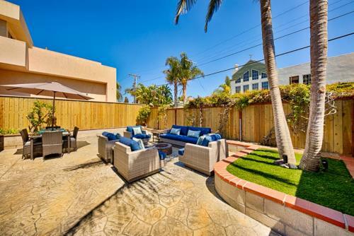 #551- Windansea Getaway Four-bedroom Holiday Home
