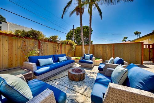 #551- Windansea Getaway Four-bedroom Holiday Home