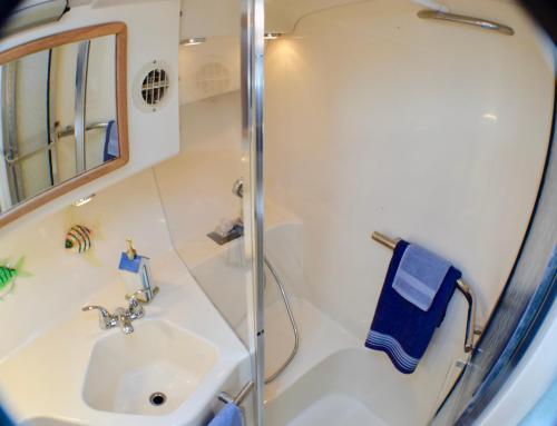2 Bedroom Condo On The Water