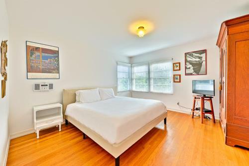 #5930 - Birdrock Beauty Three-bedroom Holiday Home