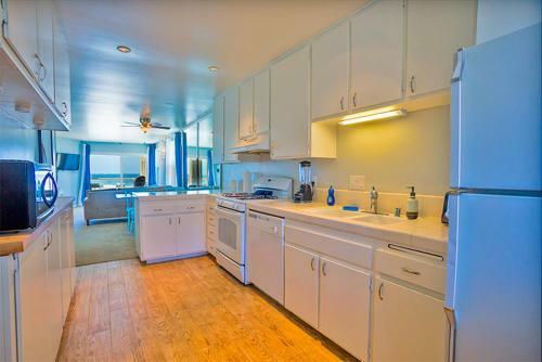 #3755 - Oceanfront Getaway Two-bedroom Apartment