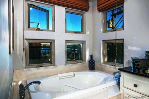 Awesomesaucebeachhouse IV