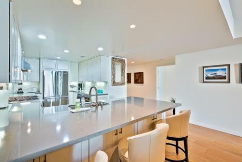 #6767 - Serenity By The Seashore Three-bedroom Apartment