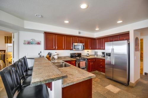 Ocean Front Walk Apartment #44783 Apts
