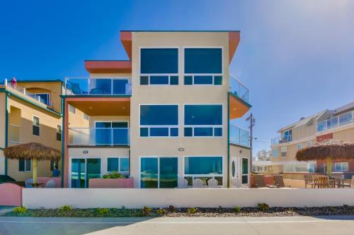 Ocean Front Walk Apartment #44783 Apts