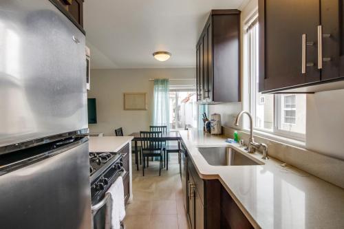 Manhattan Shores 1b Home