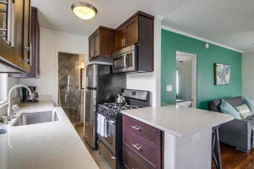 Manhattan Shores 1b Home