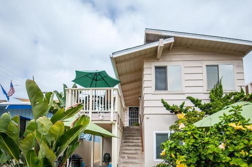 Mimi's And Nana's Beach House