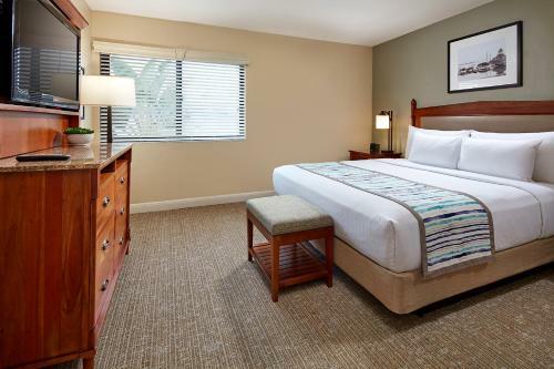 Hotel Glorietta Bay Inn