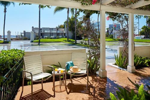 Hotel Glorietta Bay Inn