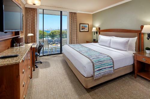 Hotel Glorietta Bay Inn