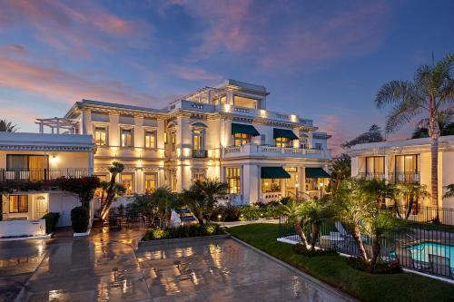 Hotel Glorietta Bay Inn