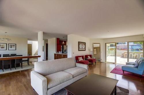 #4505 - Gorgeous Getaway Four-bedroom Holiday Home
