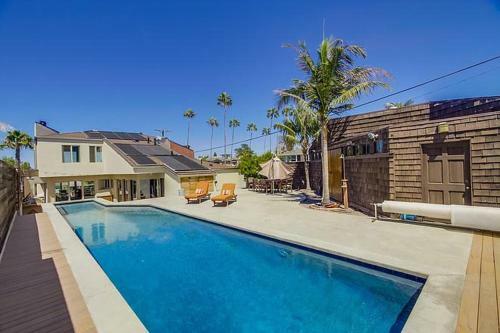 #4505 - Gorgeous Getaway Four-bedroom Holiday Home