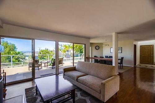 #4505 - Gorgeous Getaway Four-bedroom Holiday Home