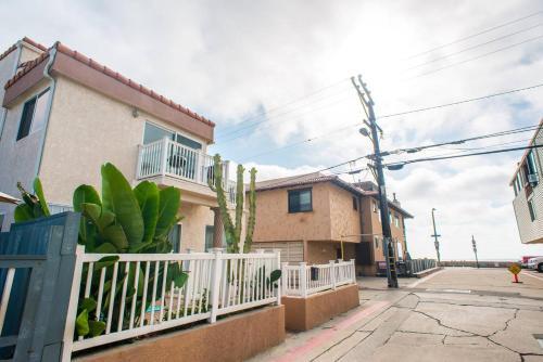 Three-bedroom, Two-bath Home In Mission Beach