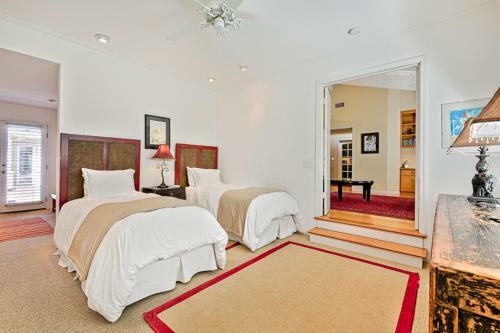 #2312 - Playa La Jolla Four-bedroom Holiday Home