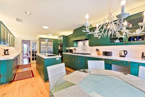#2312 - Playa La Jolla Four-bedroom Holiday Home