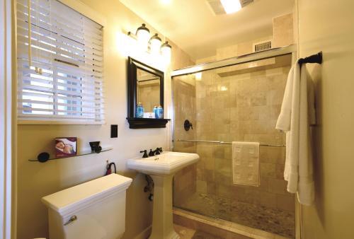 Open And Sunny In San Diego Home