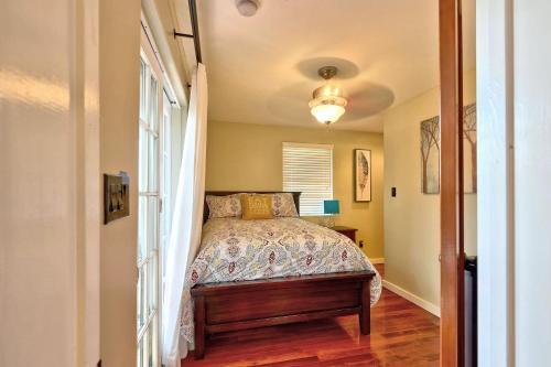 Open And Sunny In San Diego Home
