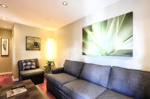 Open And Sunny In San Diego Home