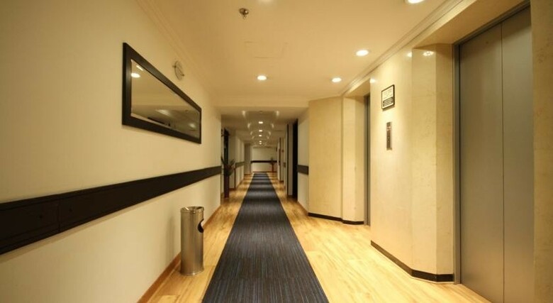 Hotel Rosales Plaza
