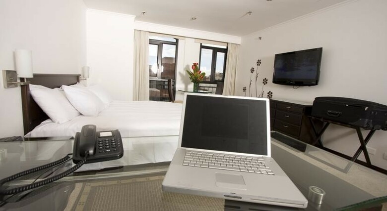Hotel Rosales Plaza